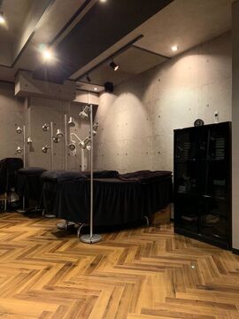 【梅田】≪日曜は19時まで!≫店長候補大歓迎!!店舗拡張につきスタッフ大募集!!稼ぎたいアイリストさんは″REJEAN LASH（レジーンラッシュ）″で決まり!!自社製品のため安全安心！アイリスト（アイデザイナー・まつげエクステ）の求人☆☆