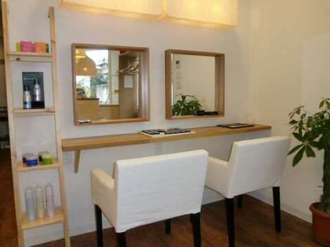 【桂】平均退社時間19時◆◇全店でご飯やイベントなども多々！学ぶことも多く、楽しく働いていけますよとスタッフさんがおっしゃっているのが、働きやすさの証拠♪京都に店舗展開するサロンaotani hair(アオタニ ヘアー)からアシスタント(美容師)の求人☆☆