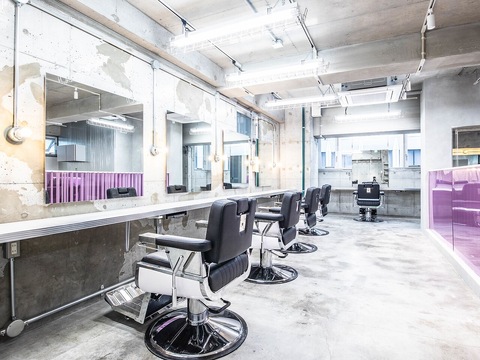 【上野】 ◆フリー40〜50％／指名47〜65％還元◆保障給あり◆20時までの勤務OK◆抜群の集客で月収50万円以上稼ぐスタッフさんが多数活躍中！トレンドとカッコ良さを落とし込んだヘアを創り上げます「EIGHT MEN 上野店（エイトメンウエノテン）」からスタイリスト（美容師）の求人★☆