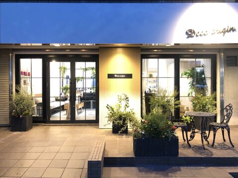 【千里山】≪月8,9日休み≫≪社会保険完備≫≪入客チャンスあり≫≪時短勤務も相談OK！≫薬剤が豊富で単価アップもしやすい！大人女性から圧倒的な人気を誇るサロン！「deco origin（デコオリジン）」からスタイリスト（美容師）の求人☆★