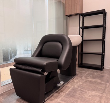 【心斎橋】◆月最大40万円保証あり・土日休み可能◆TVやSNSでも話題のオリジナルトリートメントが人気！平均12000〜15000円の単価で無理な入客をしなくても稼げるサロンです！セルフブランディングができる「Rr SALON 心斎橋（アール サロンシンサイバシ）」からスタイリスト（美容師）の求人★☆