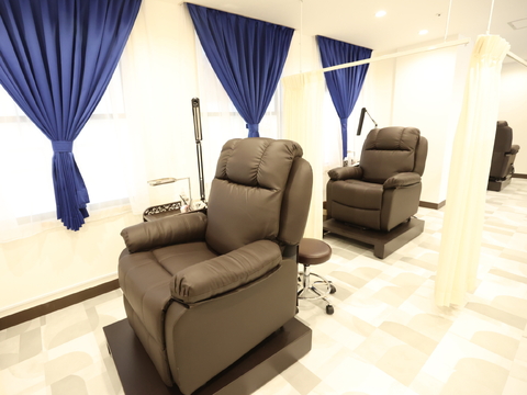 【三ノ宮】≪社会保険完備≫≪実働8時間≫≪土日休みは月2回まで可能≫≪毎月3連休可能≫頑張った分はしっかり歩合で還元されるのでやりがいを感じながらお仕事ができる！「Daisy Lash 神戸三宮店（デイジー ラッシュ コウベサンノミヤテン）」からアイリスト（まつげエクステ・まつげパーマ・アイブロウ）の求人☆☆