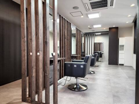 【北浜】≪月給25万円以上≫≪完全週休2日制・土日休みOK≫≪20時迄に退勤可能≫≪社会保険完備≫≪パート・アルバイト・業務委託・面貸しOK≫ライフスタイルに合わせた働き方が選択できる体制です！スタイリストだけのマンツーマンサロン！「DO-CHE（ドーチェ）」からスタイリスト（美容師）の求人☆★