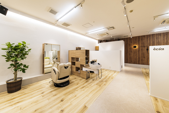 【西宮名塩】≪毎週日月定休≫≪完全週休2日≫≪社会保険完備≫≪土日休み可能≫≪アイリスト兼任も可能≫≪福利厚生充実≫バックアップ体制充実で働きやすい！お子様がいる方も大歓迎！トータルビューティサロン「health&beauty ecia（ヘルスアンドビューティーエシア）」からスタイリスト（美容師）の求人☆★