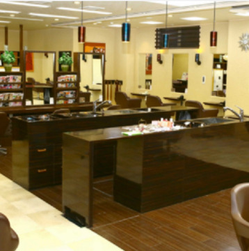 【成田駅】◆完全週休2日制・営業中のレッスンも可能・メイクを学べる環境◆アカデミーでしっかりと技術を学べます！住宅手当もあり遠方から出てくる方にも安心して働けるサロン「美容室クラフト 成田店（ビヨウシツクラフトナリタテン）」からアシスタント（美容師）の求人☆★