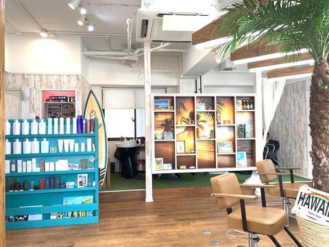 【南森町】≪月給24万円〜≫≪実働9時間≫≪完全週休2日制≫≪日曜休みOK≫≪社会保険完備≫≪入客チャンスあり≫頑張った分は歩合でしっかり還元してもらえる環境◎シーズンごとに撮影も行っており学べる！面貸しも相談可能！「Hair resort Lino（ヘアリゾートリノ）」からスタイリスト（美容師）の求人☆★