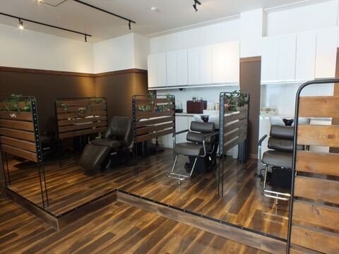 【海老名駅】◆退職金制度あり・有給休暇あり・産休育休制度あり・完全週休2日制・社会保険完備◆スタッフさんを第一に考え、働きやすい環境を提供！入客チャンスも多くどんどんキャリアアップもできます！「Appias 海老名店（アッピアスエビナテン）」からスタイリスト（美容師）の求人☆★