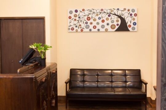 【桃山南口】≪月8,9日休み≫≪社会保険完備≫≪平均退社時間19時台≫指名売上を増やしていけば月給50万以上も可能！不安な技術があっても外部講師をされているオーナーから技術を学べる環境です！「hair heal colpire（ヘアヒールコルピレ）」からスタイリスト（美容師）の求人☆★