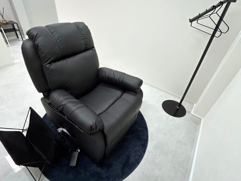 【本町】≪月給25万円スタート≫≪実働8時間≫≪社会保険完備≫≪髪色、ネイル自由≫仕事は全力！プライベートはもっと全力！！プライベートと両立して長く働きやすい「メンズ眉毛サロン TY（メンズマユゲサロンティーワイ）」からアイブロウリストの求人☆☆