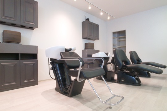 【天王寺】≪自由出勤制≫≪勤務開始3カ月間は日給1万円保障あり！≫≪客単価1万円以上≫≪ママさんの応募歓迎≫≪スタイリストオンリーサロン≫≪ヘアセット・着付けあり≫集客力あり！顧客がいない方でも安心して働くことが可能！「髪質改善&デザイン専門店Retto:天王寺阿倍野店（カミシツカイゼンアンドデザインカラーセンモンテンリトテンノウジテン）」からスタイリスト（美容師）の求人★☆