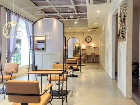 【桃山台】≪経験者募集≫アットホームでフランクな接客を心掛けるオシャレな地域密着型サロン♪スタッフさん同士もみんな仲良し♪cherie（シェリ）からネイリスト（ネイル）の求人★☆★