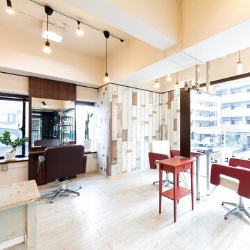 【平尾】大手サロンで経験・技術を積まれたオーナーさんを中心に、高い技術力でお客様と関わります♪地域密着型×小規模×少人数サロンの「COTTAGE（コテージ）」からスタイリスト（美容師）の求人☆☆