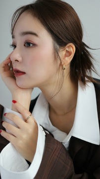 【池袋】≪社会保険完備・完全週休二日制・営業中レッスンOK≫未経験・通信生・新卒生の方も大歓迎！顔タイプ診断に合わせた小顔カットが得意なサロン「ElEn.（エレン）」からアシスタント（美容師）の求人☆★