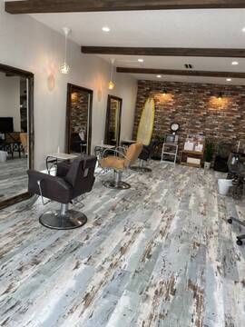 【平松】≪社会保険完備≫≪残業無し！18時半には退勤可能≫営業時間内のレッスンで遅くまで残る事はありません！プライベートも充実しながら無理なく働ける環境です！ママさんも大歓迎！「ONandOFF by himeji（オンアンドオフバイヒメジ）」からアシスタント（美容師）の求人☆★