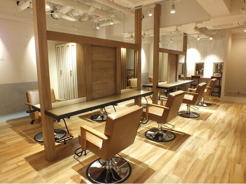 【鶴見】≪完全週休2日制≫≪選べる雇用形態≫≪店販賞与あり≫≪夏季休暇あり≫大人女性向けのおしゃれサロン！福利厚生も充実しており、働きやすい環境が整っています！「hair's ROSSO TERRACE（へアーズロッソテラス）」からスタイリスト（美容師）の求人☆☆