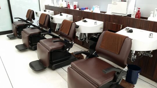 【溝の口】＜完全週休2日制＞＜社会保険完備＞全国に展開するヘアサロン！高月給を目指せる◎歴史と実績のある会社なのでずっと美容師を続けて行くことが可能ですよ♪TAYA 溝の口店（タヤミゾノグチテン）からスタイリスト（美容師）の求人☆★