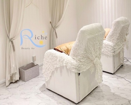 【イオンマリナタウン】≪働き方の選択OK・社会保険完備・交通費支給・売上ノルマなし・制服あり・研修制度が充実≫実務経験を活かして働きたい方大歓迎！アイラッシュ・ネイル・エステを取り扱うトータルビューティーサロン「riche Beauty Ao（リーチェビューティアオ）」からエステティシャンの求人☆☆