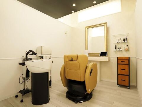 【水戸駅】≪高単価サロン≫≪完全個室！≫≪髪質改善が人気≫≪完全週休2日制≫お客様1人1人にしっかり向き合って入客可能！働きやすさが整ったサロン「revia 水戸店（レヴィアミトテン）」よりスタイリスト（美容師）の求人☆★