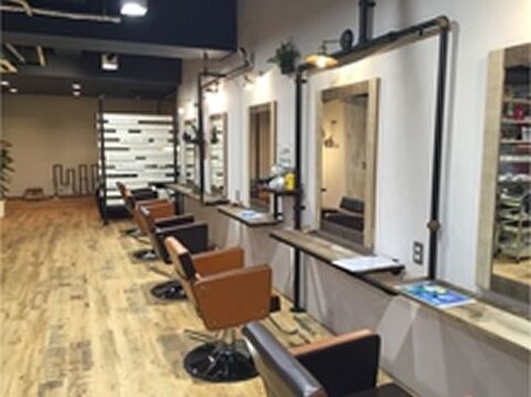 【大宮駅】≪売上40％・指名料100％還元≫≪社会保険加入選択OK≫≪入客チャンス◎≫完全歩合制で月収30万円以上稼ぎたい方にオススメ！週休2日制にしてプライベートを重視した働き方もOKのヘアサロン「Noa 大宮店（ノアオオミヤテン）」からスタイリスト（美容師）の求人★☆