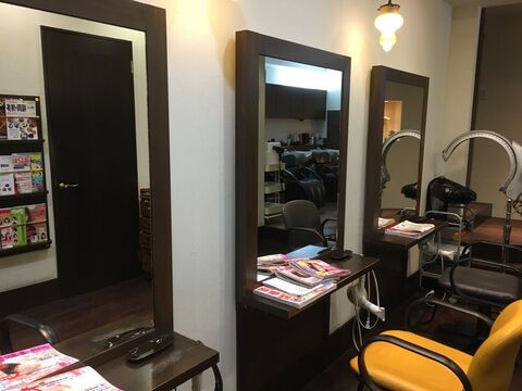 【井尻】退勤時間も早くプライベートが充実できます！！リーズナブルな価格で多くのお客様がご来店！お客様としっかり関われるヘアサロン「Hana（ハナ）」からスタイリスト（美容師）の求人★☆