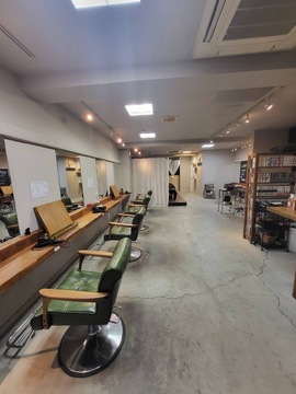 【福島】≪社会保険完備≫≪未経験・通信生・新卒生OK≫≪営業中レッスンOK≫アシスタントの内からお客様とスパニストとして関われるのでやりがいもバッチリ◎営業中にレッスンをする等時間を有効活用して取り組んでいます☆「RGB garage（アールジービーガレージ）」からアシスタント（美容師）の求人★☆