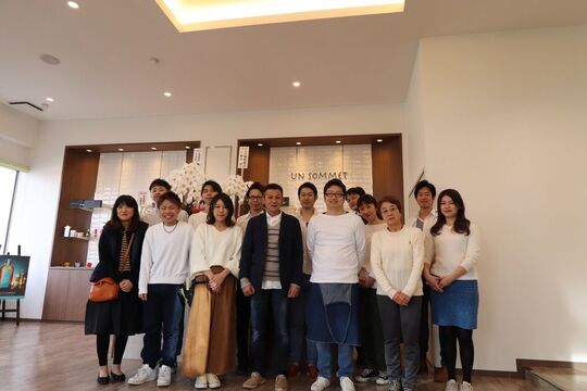 【前津】≪社会保険完備≫集客好調の為ビラ配りもなし。狙いやすい歩合設定なので安定した収入を目指せる地域密着型ヘアサロン「UN SOMMET筑後店（アンソメットチクゴテン）」からスタイリスト（美容師）の求人☆★