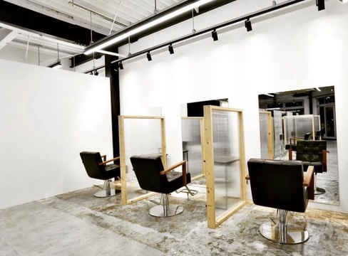 【新入駅】≪実働8時間・完全週休二日制・社会保険完備・日曜は営業時間18時まで・営業中のレッスンOK≫オシャレなサロンで働きたい方必見！安心の福利厚生が揃った環境でレベルの高い技術を学べます！デザインカラーが人気のヘアサロン「LUNON 直方店（ルノンノオガタテン）」からアシスタント（美容師）の求人☆★