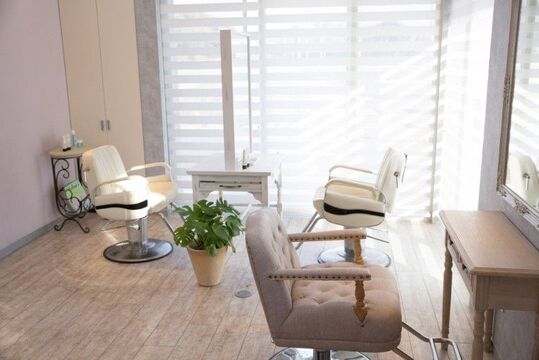 【袋井駅】◆着付けやメイクも学べる・まつ毛パーマも学べる・月8,9日休み・社会保険完備◆離職率の低さが働きやすさの証！楽しく働ける職場づくりを心掛けています！「291 by MORE（ニーキューイチバイモア）」からアシスタント（美容師）の求人☆★