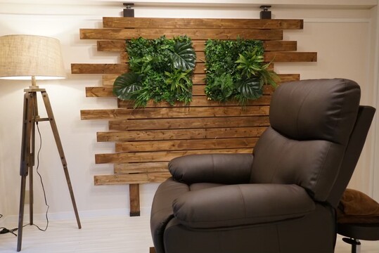 【南越谷】≪社会保険完備≫≪完全週休2日制≫≪希望休5日・土日休み月2回までOK≫≪実働8時間・20時までに退勤可能≫≪髪色自由・ネイルOK≫≪営業時間内レッスンOK≫頑張ったら頑張った分だけお給料に還元されるので、やりがいを感じながら働ける環境です！「OASIS（オアシス）」からアイリスト（まつげエクステ・まつげパーマ・アイブロウ）の求人☆☆