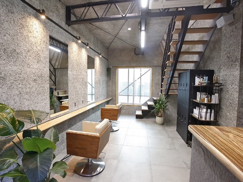 【今福鶴見】≪土日休みOK≫≪アシスタントから月給25万円≫≪完全週休二日制＆社会保険完備≫スタッフが一人一人が働きやすい環境が整っています！時短勤務の相談もOK！一緒にサロンを盛り上げてくださる方をお待ちしています。「HAIR&SPA ALBAS（ヘアーアンドスパアルバス）」からアシスタント（美容師）の求人☆★☆