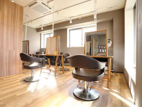 【万博記念公園】≪産休育休実績あり≫≪社会保険完備≫≪完全週休2日制≫働きやすさ重視！プライベートと両立しながら働ける環境！「 Ray 万博記念公園店（レイバンパクキネンコウエンテン）」からスタイリスト（美容師）の求人★☆