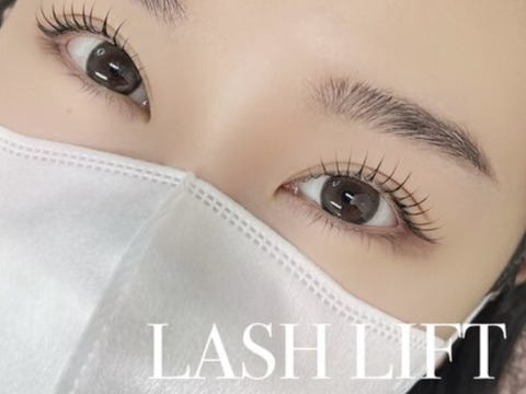 【麻布十番】≪未経験OK≫≪完全週休2日≫≪連休OK≫≪高単価＆高リピート≫プライベートを大切にしながらアイリストとしてのキャリアを築ける環境です！ゆとりある予約枠でお客様へ丁寧にカウンセリング！頑張った分還元されて仕事もプライベートも充実させられるホワイトサロン！「Lea Lourdes 麻布十番店（レアルルドアザブジュウバン」からアイリスト（まつげエクステ・まつげパーマ・アイブロウ）の求人☆☆