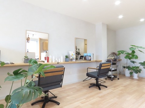 【津幡】◆社会保険完備・完全週休2日制・土日休み月2回までOK・17時半で営業終了◆女性が長く活躍できる環境に特化し、ママさんも働きやすい！体力面も無理なく、プライベートも重視できるマンツーマンサロン「ehon（エホン）」からスタイリスト（美容師）の求人☆☆