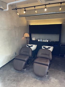 【新飯塚駅】≪ママさんの応募歓迎≫≪19時までに退勤可能≫≪社会保険完備≫≪月7,8日休み≫≪土日休みOK≫≪GW休暇あり≫女性スタッフが働きやすい環境を用意！プライベートと仕事の両立がしやすい！「chouchou hair（シュシュヘアー）」からアシスタント（美容師）の求人☆★