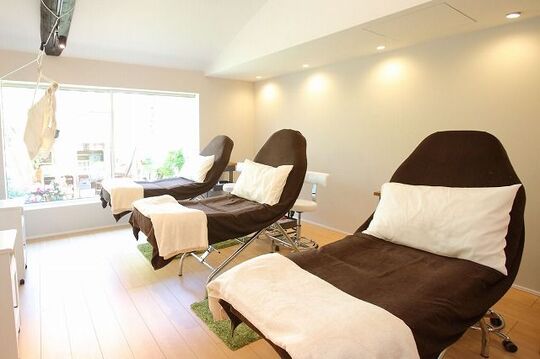 【阿倍野】頑張った分しっかり還元！売上50万以上になれば売上の45％がお給与に!スタッフさの事を考えてくれるサロンだから長く働ける環境”truck eyelash 阿倍野店（トラック アイラッシュ アベノテン）”からアイリスト・アイデザイナー（アイラッシュ・まつ毛エクステ）の求人★