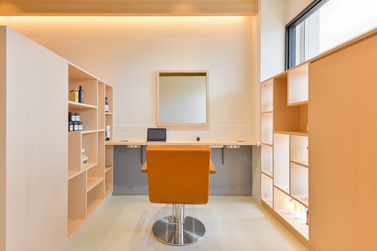 【木津】≪社会保険完備≫≪月8,9日休み≫≪第3日曜定休≫≪有給休暇はすべて土日OK！≫≪平均単価1万円以上≫「美髪×リラクゼーション」がコンセプトの半個室完全予約制サロン！長く働ける環境をつくっております！アットホームな雰囲気が魅力の「HOLO（ホロ）」からスタイリスト（美容師）の求人★☆