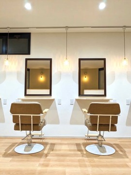 【九産大前】≪社会保険完備≫≪交通費支給あり≫≪完全週休二日制≫≪スタイリストオンリー≫≪マンツーマン接客≫自分のライフスタイルに合わせた働き方が可能！高給与で稼ぎたい方におすすめ！「your days（ユアデイズ）」からスタイリスト（美容師）の求人☆★☆