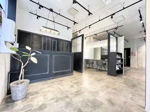 【池袋】≪正社員or業務委託≫≪休日数選択可能≫≪土日祝休みOK≫美容師さんとして長く活躍出来る環境作りをしています！お客様1人ひとりにしっかり向き合い接客できる高単価サロン！「ARiA by ECLART 池袋店（アリアバイエクラートイケブクロテン）」からスタイリスト（美容師）の求人★☆