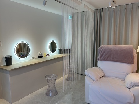 【梅田】≪実働8時間≫≪土日休みOK≫≪社会保険完備≫≪交通費全額支給≫≪技術指導可能≫技術指導可能、稼げるアイリストになれるサロン！「N'chell eyelash（ナシェルアイラッシュ）」からアイリスト（アイデザイナー・まつげエクステ）の求人