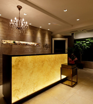 【西宮北口】≪19万円スタート≫≪月7,8日休み≫≪月1回ほど土日休み相談希望OK≫レッスンをしなければ18:30に退社も出来るのでメリハリをつけて働ける環境！トータルビューティーサロン「Alegria（アレグリア）」からアシスタント（美容師）の求人☆★☆