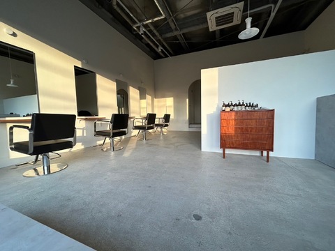 【岡崎駅】◆フレックス制で自由に働ける・ママさんも歓迎◆スタイリストオンリーサロンの為、完全マンツーマンでゆったりお客様と関われます。ヘアケアにも注力し、上質なサービスを提供する「awai（アワイ）」からスタイリスト（美容師）の求人☆★