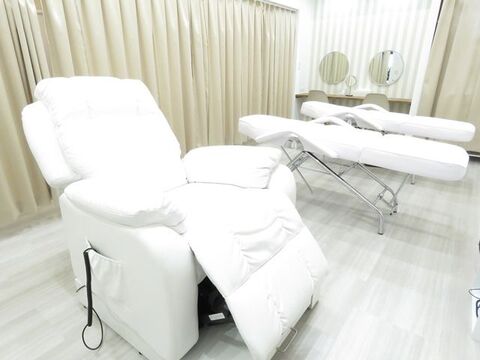 【緑井】『チームワーク』を大切働きたい方にオススメ！整った福利厚生で働きやすい環境！入客チャンスも！”Kiss by Marie フジグラン緑井店（キス バイ マリー フジグランミドリイテン）”からアイリスト（アイデザイナー・まつ毛エクステ）の求人☆☆