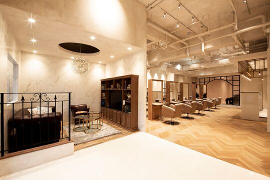 【元町】駅前すぐの大人気ヘアサロン！≪実働8時間≫≪完全週休2日制≫≪社会保険完備≫マンツーマンレッスン制度により不安なくスタイリストを目指せる環境です！「Totia 元町三宮（トティアモトマチサンノミヤ）」からアシスタント（美容師）の求人☆★