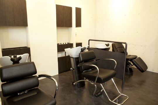 【上新庄】≪社会保険完備≫入客チャンスあり。お客様と親密な関係を築け、距離を縮められる環境は少人数派サロンならでは「GRID hair （グリッドヘアー）」からスタイリスト（美容師）の求人☆★☆