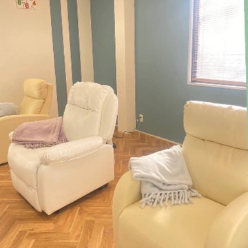 【天六】◆未経験歓迎・スクール完備・歩合最大60％還元◆未経験者でも安心の研修制度が魅力！幅広い技術習得と技術提供が可能です！ライフスタイルに合わせた勤務が可能な「violus tenroku（ヴィオラステンロク）」からアイリスト（まつげエクステ・まつげパーマ・アイブロウ）の求人★☆