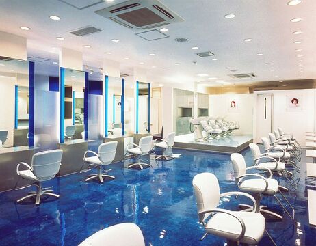 【西葛西】＜完全週休2日制＞＜社会保険完備＞全国に展開するヘアサロン☆高待遇&充実の教育体制が魅力◎歴史と実績のある会社なので安心して美容師を続けて行くことが可能です♪TAYA 西葛西店（タヤニシカサイテン）からアシスタント（美容師）の求人☆★