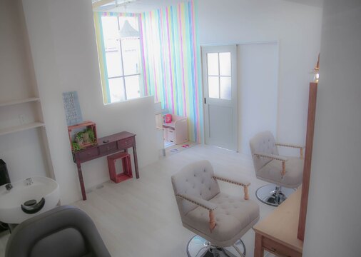 【松阪駅】◆月30万円保障・指名料全額還元◆高単価＋完全マンツーマンでお客様と関われます！スピード重視ではなく、ひとり一人のお客様と向き合え、今までのスタンスを崩さず働ける「RECIEL 松阪店（レシェルマツサカテン）」スタイリスト（美容師）の求人★☆