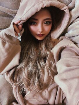 【三ノ宮】≪月給26万円スタート≫≪社会保険完備≫≪土日休みOK≫≪交通費支給全額あり≫ライフスタイルを重視した働き方もできるため、プライベートを充実させたい方でも大歓迎！ヘアエクステで稼ぎたい方にはオススメのサロンです！「Hz.（ヘルツ）」からスタイリスト（美容師）の求人★☆