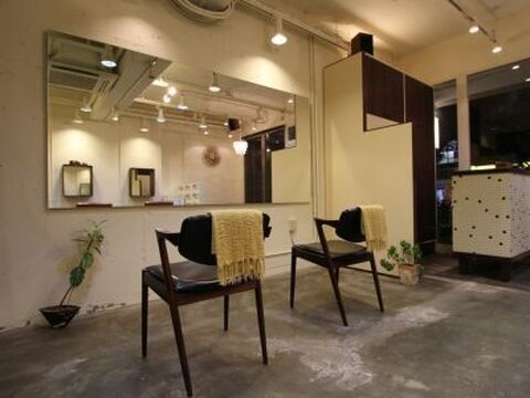 【服部天神】美容を通じて関わる人を楽しく、ハッピーに☆地域密着で小規模・優しい雰囲気のカジュアルヘアサロン♪美容師として長く働ける環境作りをしています！C`EST LA VIE（セラヴィ）からアシスタント（美容師）の求人★☆