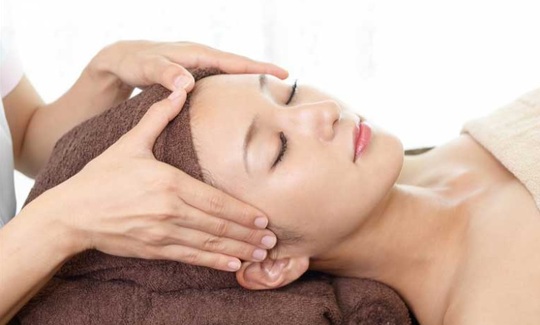 【長住】≪車通勤OK・土日祝は時給1057円スタート・家族参加OKの社員旅行あり・退職金制度あり≫ママさんスタッフさんも在籍しており子育て中の方も安心して働けます！幅広い世代のお客様から愛されるトータルビューティーサロン「Relaxation Room LAMP（リラクゼーションルームランプ）」からネイリスト（ネイル）の求人☆★